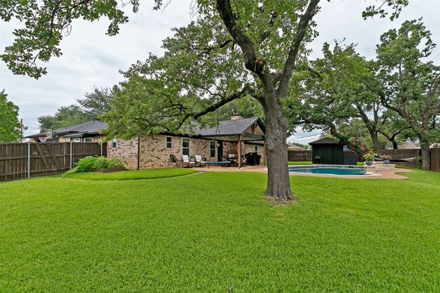7250 Boca Raton Drive, North Richland Hills, TX 76182