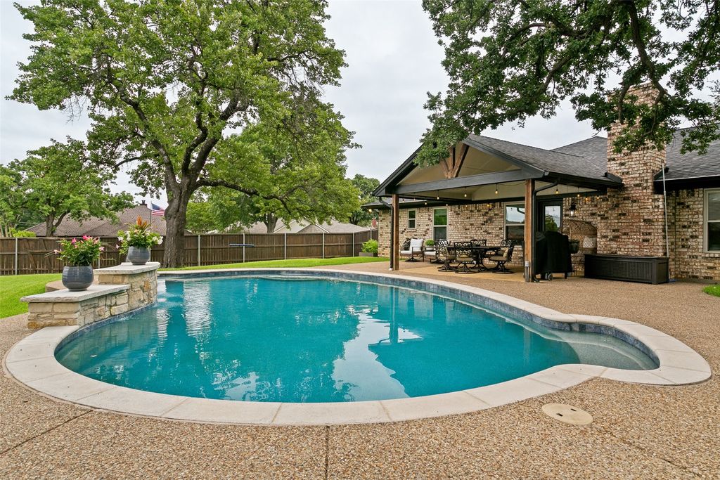 7250 Boca Raton Drive, North Richland Hills, TX 76182