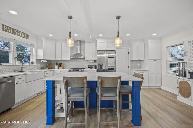 91 Davis Lane, Red Bank, NJ 07701