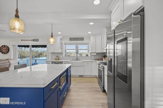 91 Davis Lane, Red Bank, NJ 07701