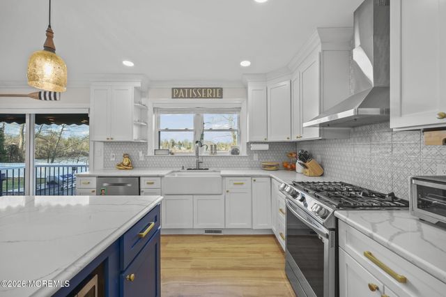 91 Davis Lane, Red Bank, NJ 07701