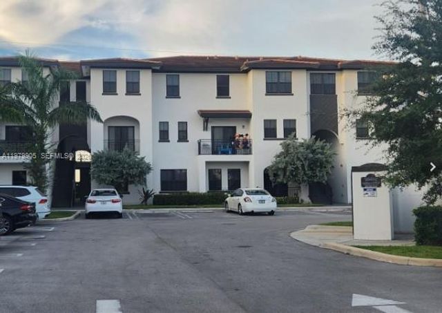 15650 SW 136th St 216, Miami, FL 33196