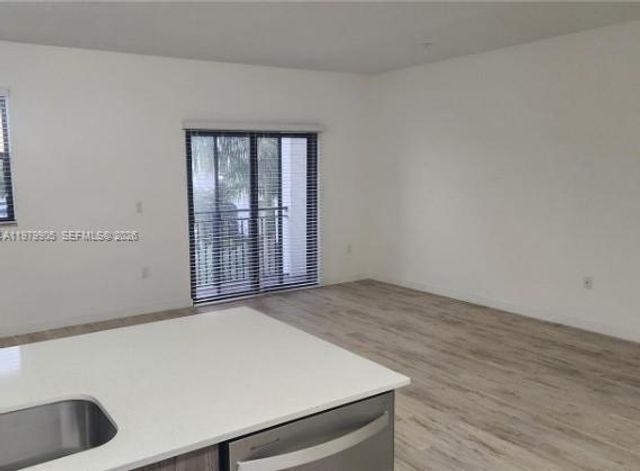 15650 SW 136th St 216, Miami, FL 33196