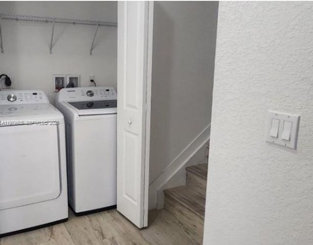 15650 SW 136th St 216, Miami, FL 33196