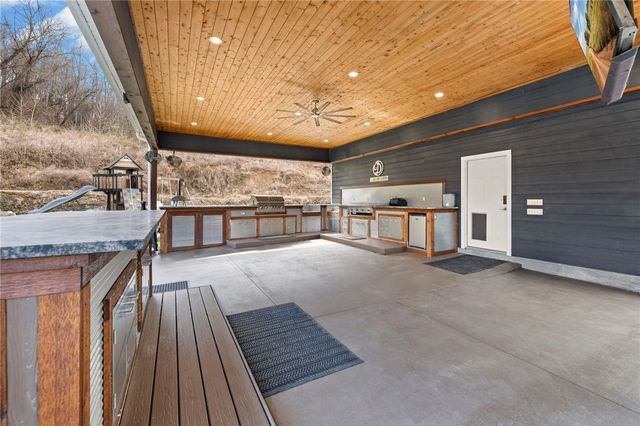 230 Madison 2625, Huntsville, AR 72740