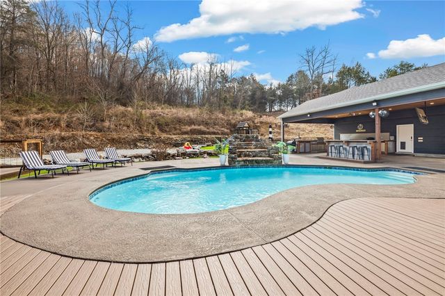 230 Madison 2625, Huntsville, AR 72740