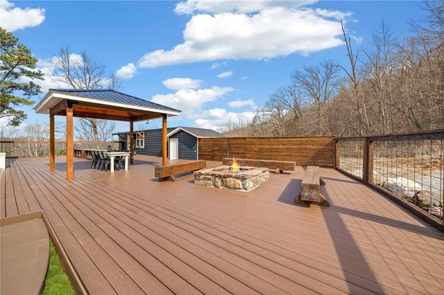 230 Madison 2625, Huntsville, AR 72740