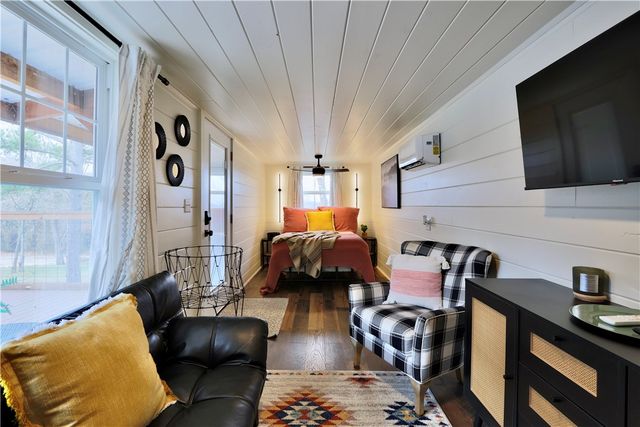 230 Madison 2625, Huntsville, AR 72740