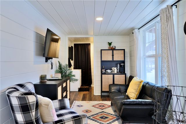 230 Madison 2625, Huntsville, AR 72740