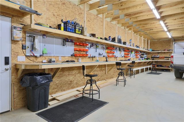 230 Madison 2625, Huntsville, AR 72740