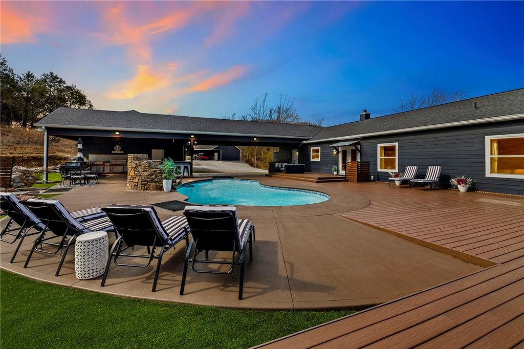 230 Madison 2625, Huntsville, AR 72740