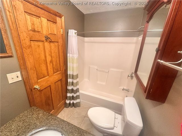 264 Hawthorne Lane, Point Pleasant, WV 25550