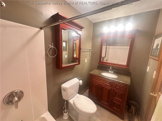 264 Hawthorne Lane, Point Pleasant, WV 25550