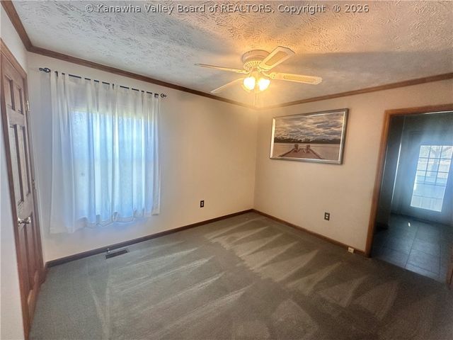 264 Hawthorne Lane, Point Pleasant, WV 25550