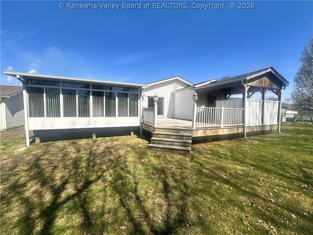 264 Hawthorne Lane, Point Pleasant, WV 25550