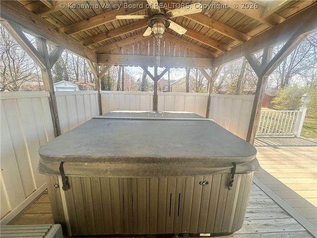 264 Hawthorne Lane, Point Pleasant, WV 25550