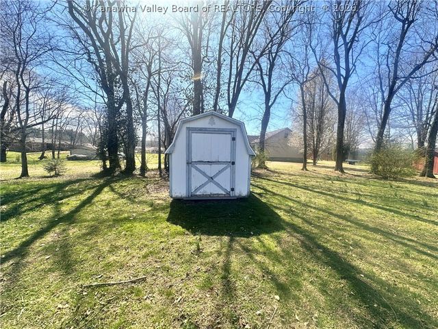 264 Hawthorne Lane, Point Pleasant, WV 25550