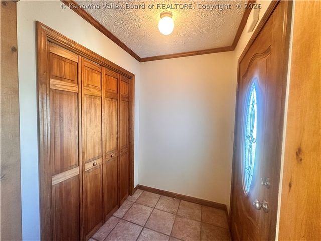 264 Hawthorne Lane, Point Pleasant, WV 25550