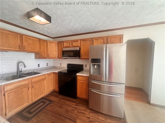 264 Hawthorne Lane, Point Pleasant, WV 25550