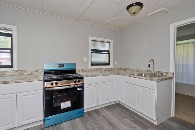 143 Davenport St, Springfield, MA 01119