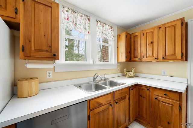 77 College Street, Kirkland, NY 13323