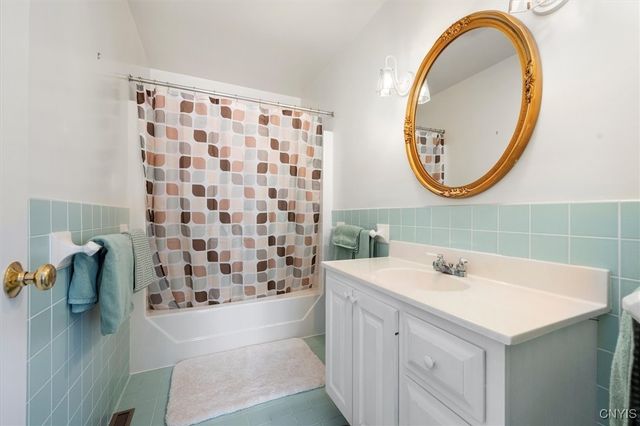 77 College Street, Kirkland, NY 13323