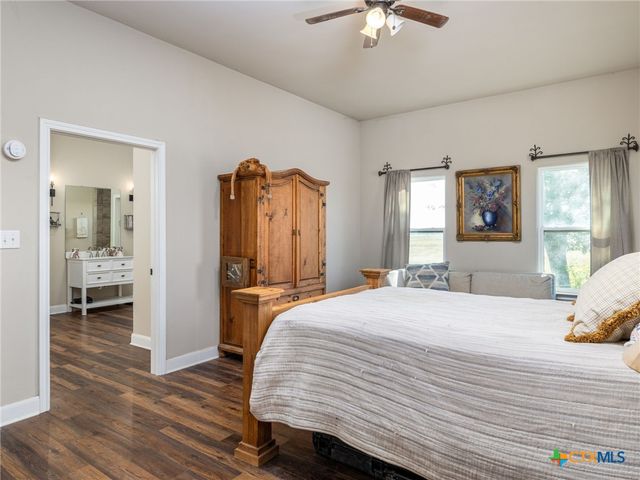 1150 County Road 432, Taylor, TX 76574