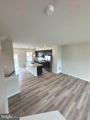 1258 CEDAR VALLEY RD, Ranson, WV 25438