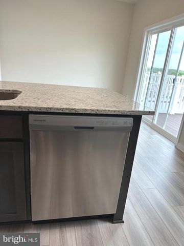 1258 CEDAR VALLEY RD, Ranson, WV 25438