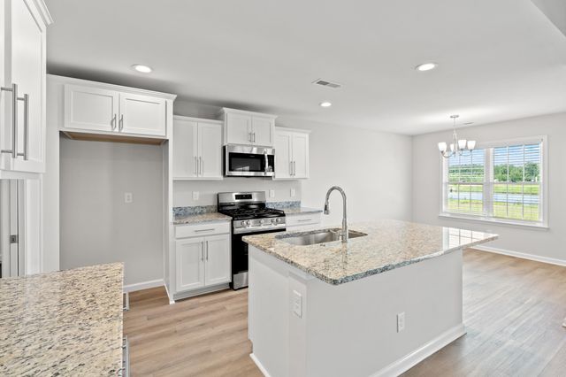35 Bennington Ct, Georgetown, SC 29440