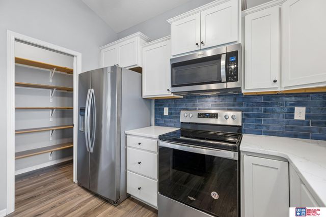 8190 Regent Drive, Lincoln, NE 68507