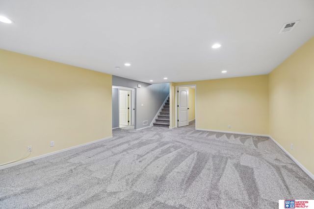 8190 Regent Drive, Lincoln, NE 68507