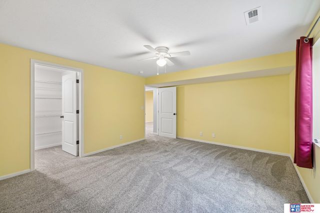 8190 Regent Drive, Lincoln, NE 68507
