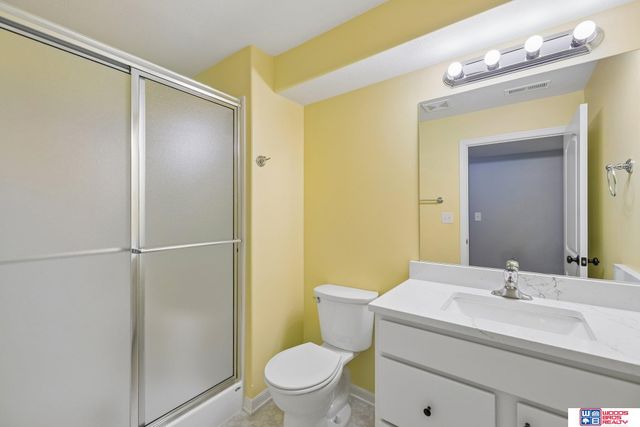 8190 Regent Drive, Lincoln, NE 68507