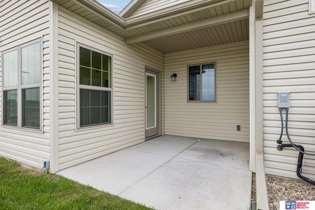 8190 Regent Drive, Lincoln, NE 68507