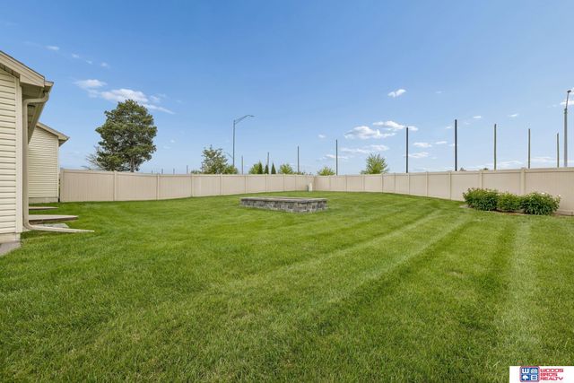 8190 Regent Drive, Lincoln, NE 68507
