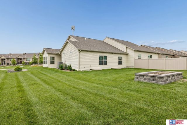 8190 Regent Drive, Lincoln, NE 68507