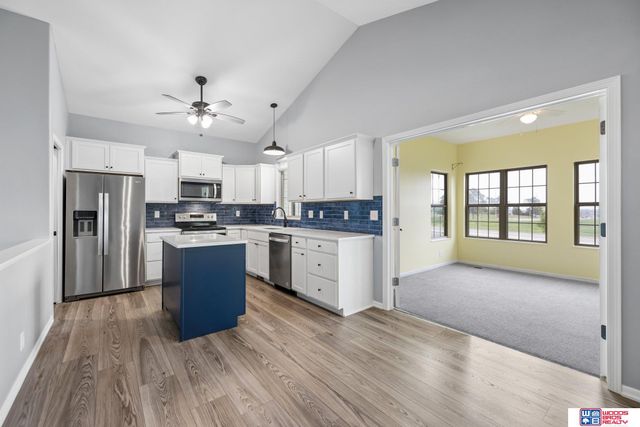 8190 Regent Drive, Lincoln, NE 68507