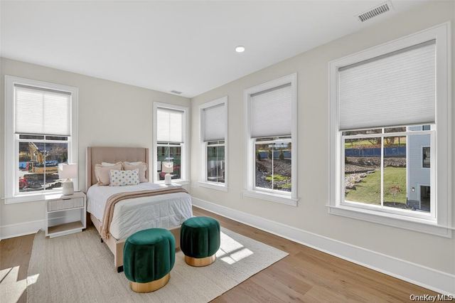 1816 Soundview Court, Yorktown Heights, NY 10598