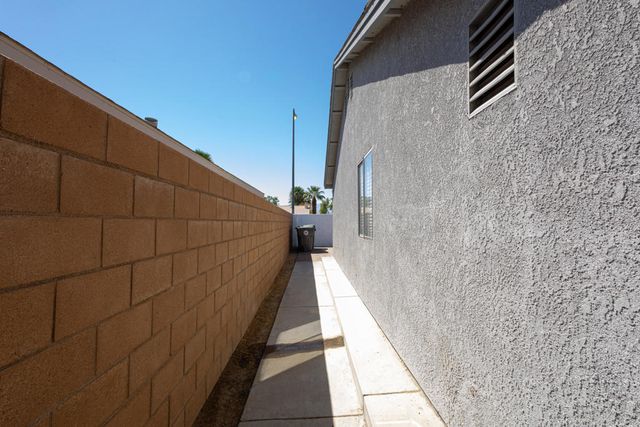47800 Madison Street 37, Indio, CA 92201