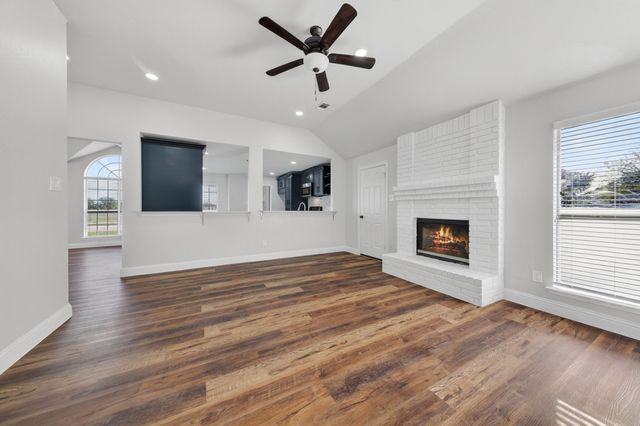 607 Rawlins Drive, Lancaster, TX 75146