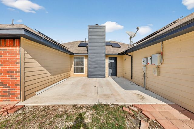 607 Rawlins Drive, Lancaster, TX 75146