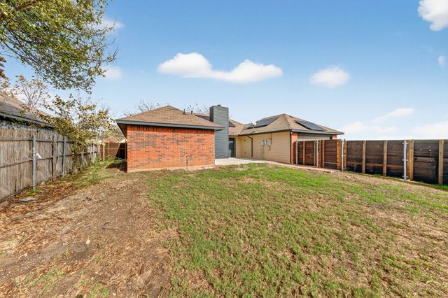 607 Rawlins Drive, Lancaster, TX 75146