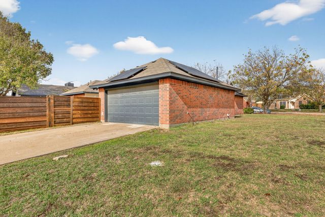 607 Rawlins Drive, Lancaster, TX 75146