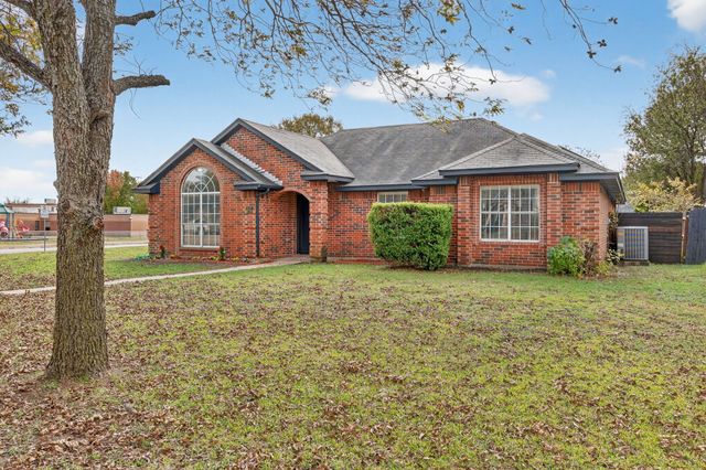 607 Rawlins Drive, Lancaster, TX 75146