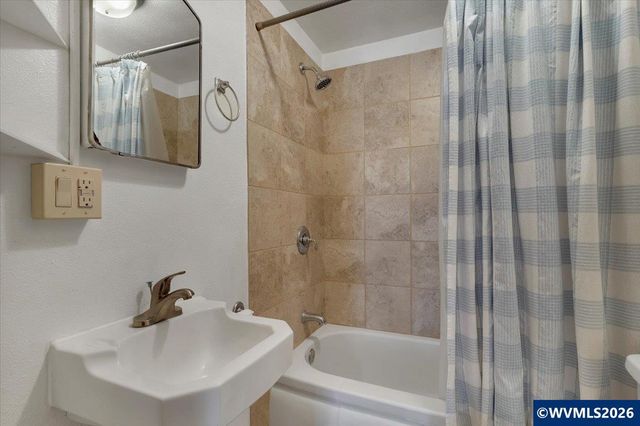 648-658 Breys Av NE, Salem, OR 97301