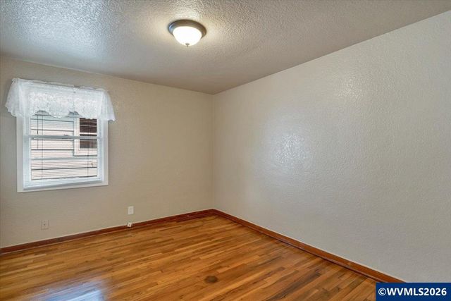 648-658 Breys Av NE, Salem, OR 97301