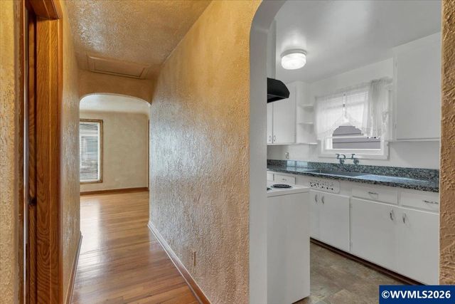 648-658 Breys Av NE, Salem, OR 97301