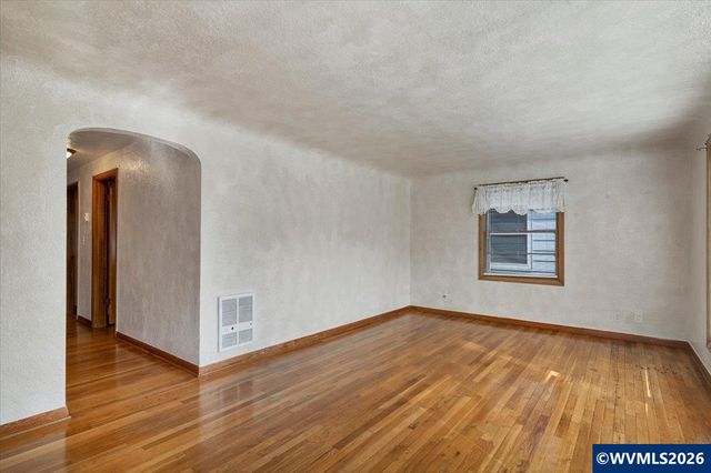 648-658 Breys Av NE, Salem, OR 97301