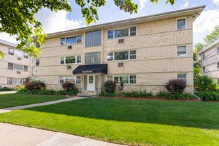 342 Beach Avenue 2B, La Grange Park, IL 60526